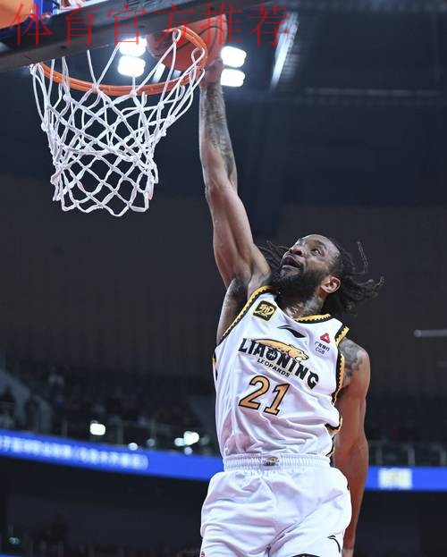 威尔斯半场出战16分钟,8中5得到13分4板1助攻 威尔斯半场出战16分钟,8中5得到13分4板1助攻